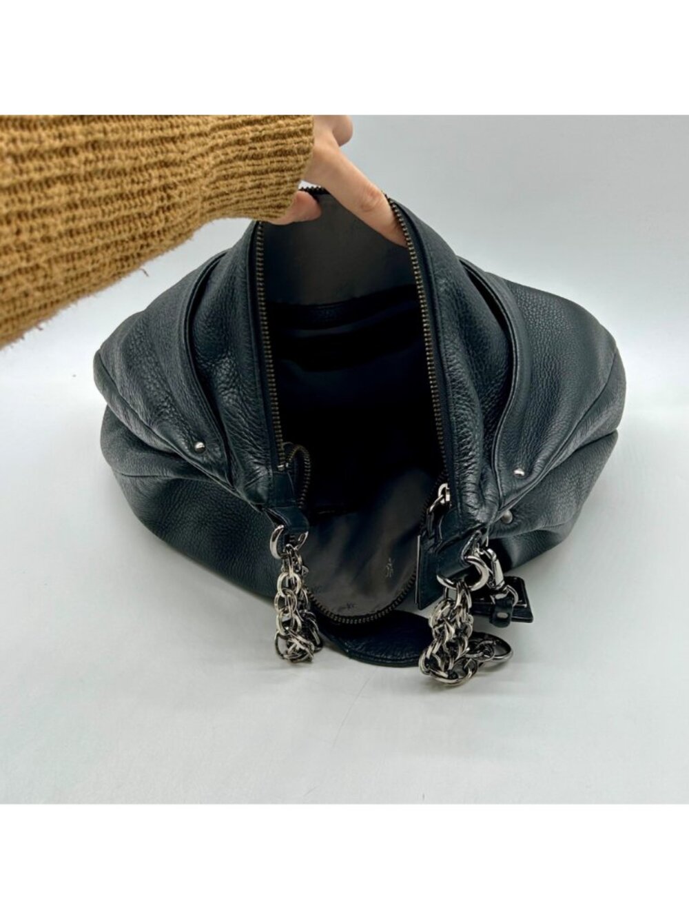 Kenneth Cole Black Pebbled Leather Slouch Hobo Bag - Picture 10 of 11